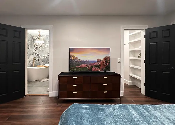 Spacious & Beautiful With Double Decks In Chapel Area Sedona