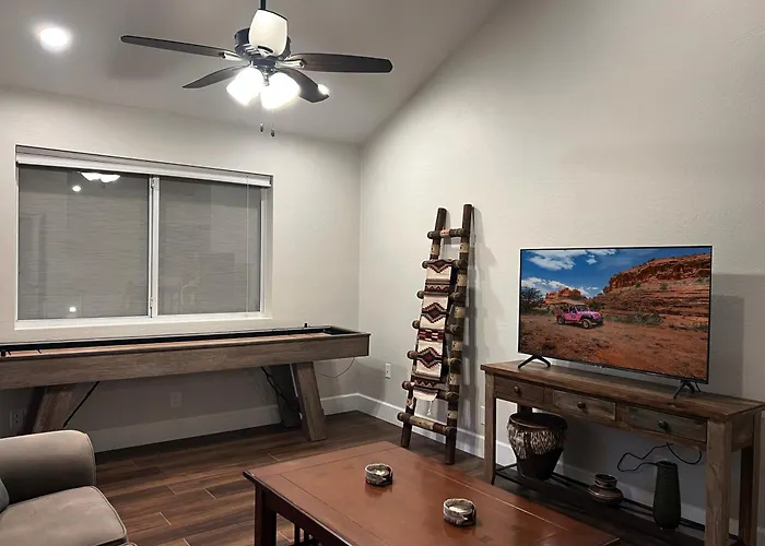 Spacious & Beautiful With Double Decks In Chapel Area *